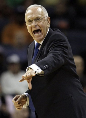 山猫队战胜开拓者，一场艰难的胜利